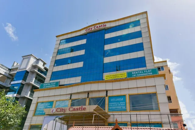 OYO Home 15412 Vibrant 1BHK Near Aluva Metro Station