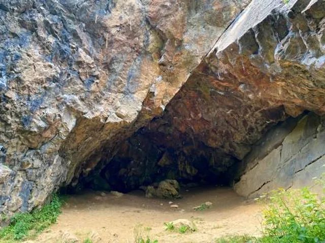 Obłazowa Mağarası