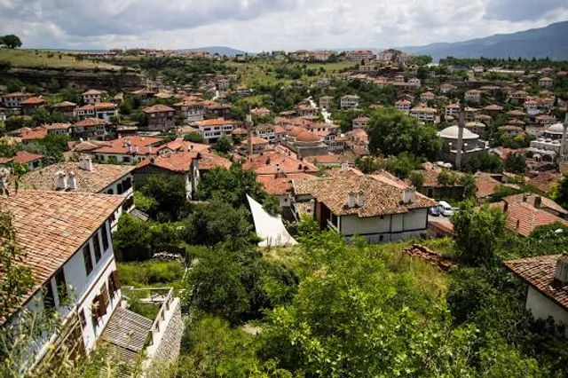 Saat Kuleleri Parkı