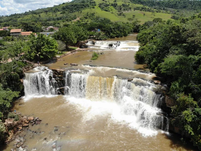 Cachoeira Central de Salto do Céu