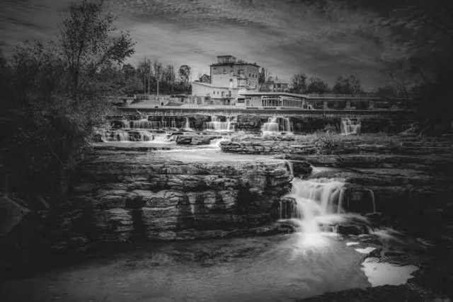 Grand Falls On Mississippi