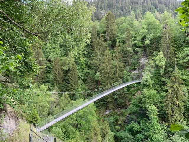 Hängebrücke Val da Tersnaus