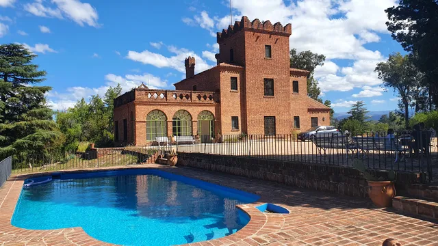 Castillo Garlot - Desarrollo inmobiliario - Estadías privadas - Sociedad de inversión