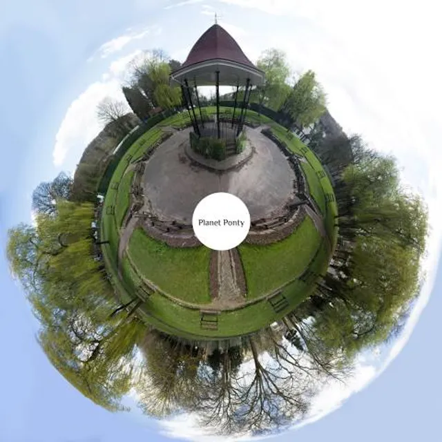 Ynysangharad War Memorial Park