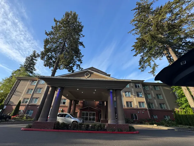Holiday Inn Express & Suites Lacey - Olympia by IHG