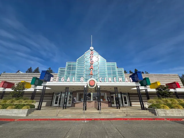 Regal Crossroads - Bellevue