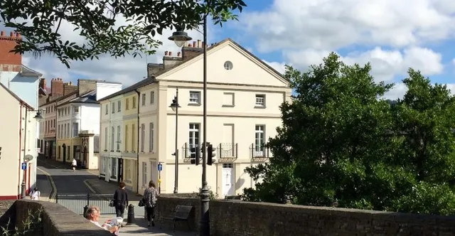 Town House Brecon B&B - book direct for best rates