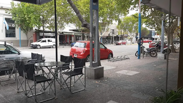 Piccolo Bar- Parrila, Restaurant