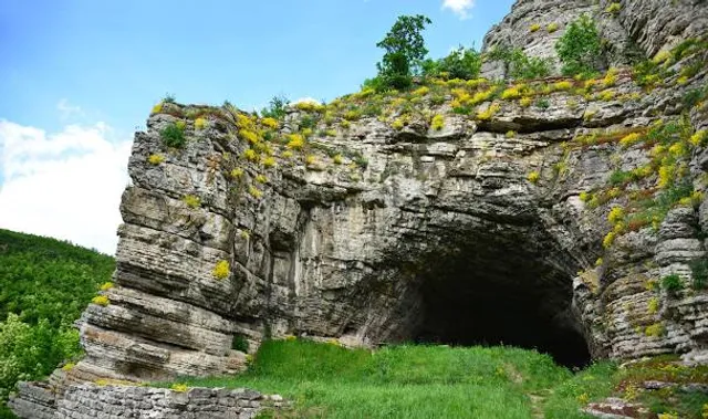 пещера Козарника
