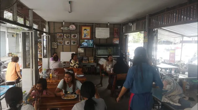 ตี๋ ข้าวต้มตลาดสามชุกร้อยปี