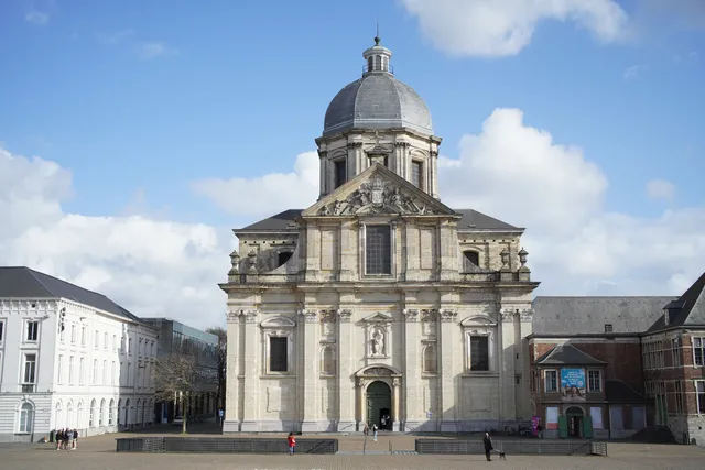 Onze-Lieve-Vrouw en Sint-Pieterskerk van Gent