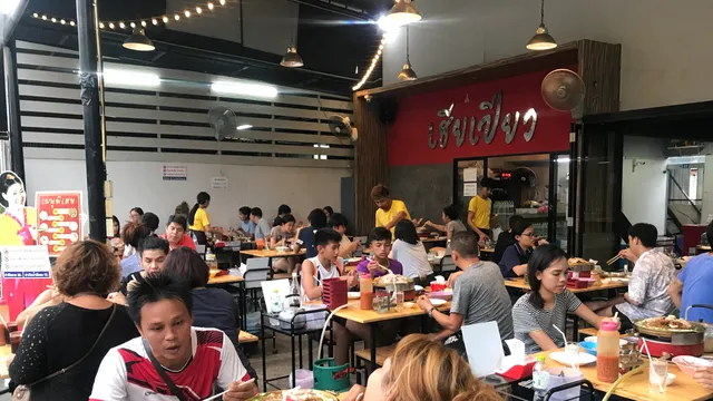 Hia Piaw's Thai BBQ Chokchai 4