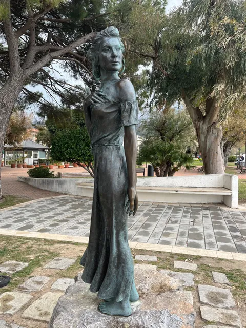 Statua della spigolatrice