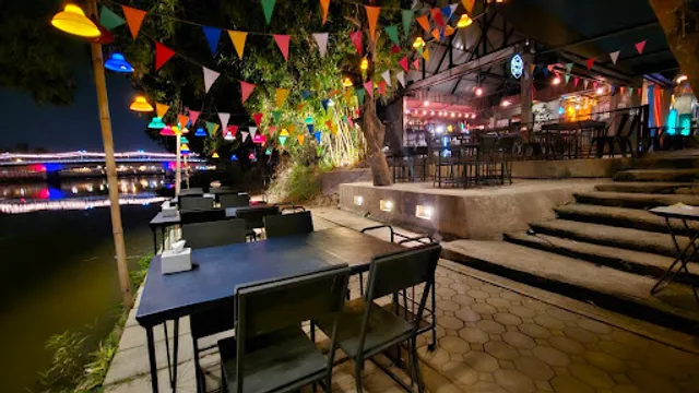 Serene Backyard Cafe & Eatery