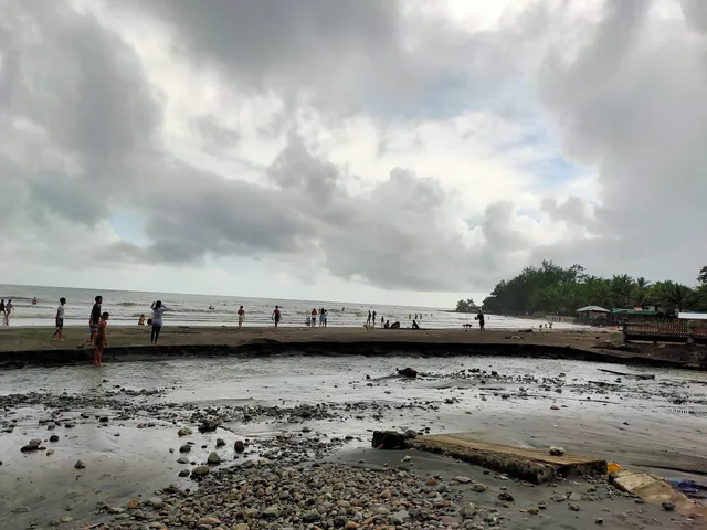 Mapalad Beach Resort