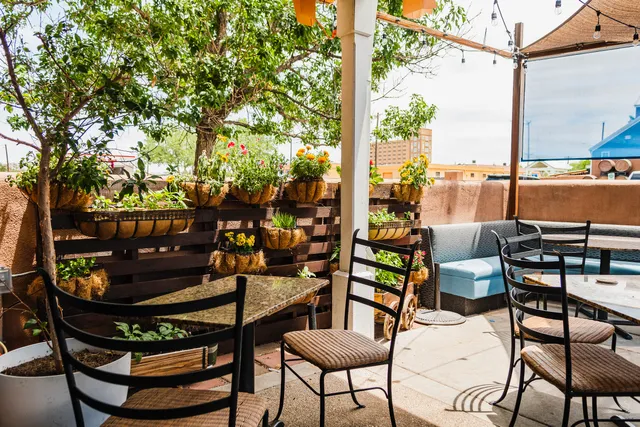 Two Cranes Bistro & Brew