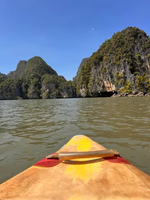 Wat Sai Floating Market
