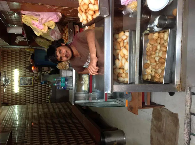 Mahesh Chaat Bhandar