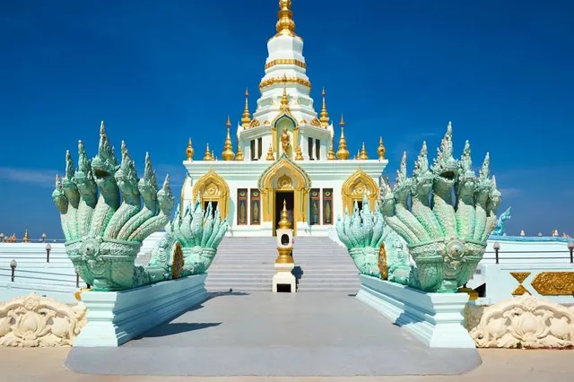Phra Maha Chedi Wat Saen Suk