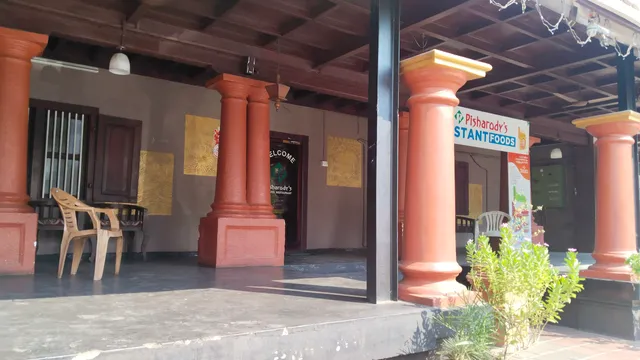 Pisharody's Restaurant(Pure Veg)