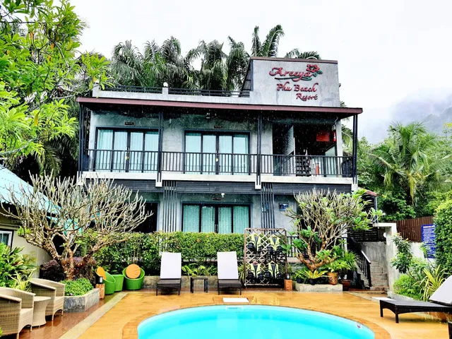 Areeya PhuBeach Resort