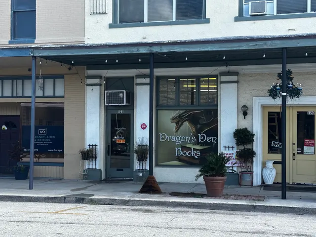 Dragon's Den Books 🐲