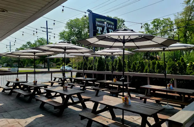Union Lake Tap Bar and Grill