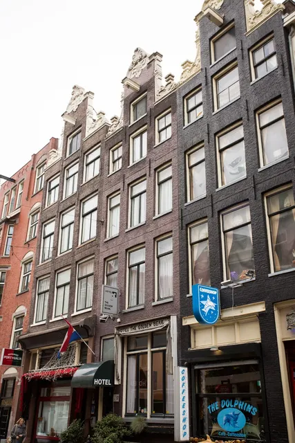 Quentin Golden Bear Hotel