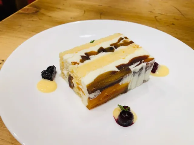 Cafeバル&Deli つつじとかえで