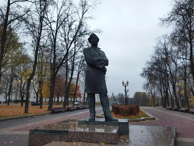 Pamyatnik Maksimu Bogdanovichu