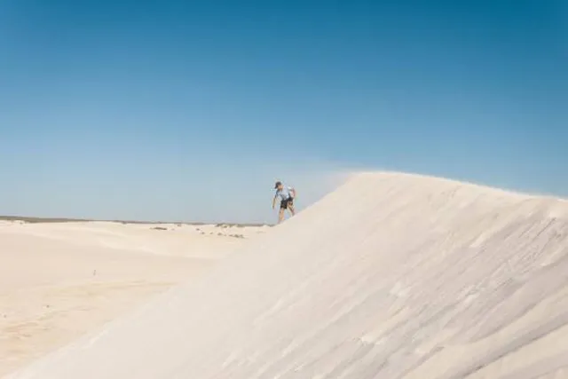 Sandboarding Lancelin