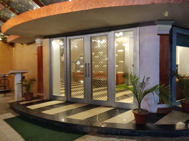 BLACK HORSE Multi Cuisine Restaurant And Banquet Hall