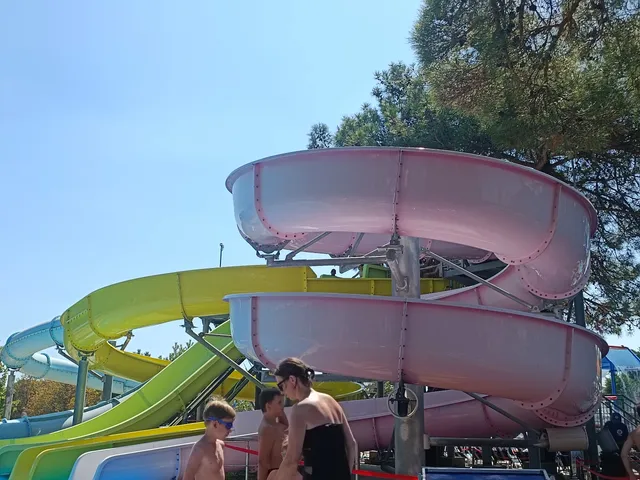 Akvapark "Zolotaya Bukhta"