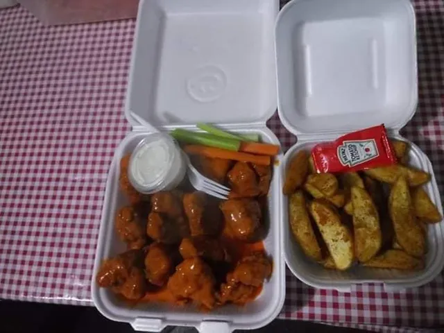 La Villa Alitas & Boneless