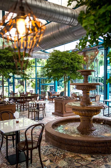 ร้านฉลอง Chalong Eatery