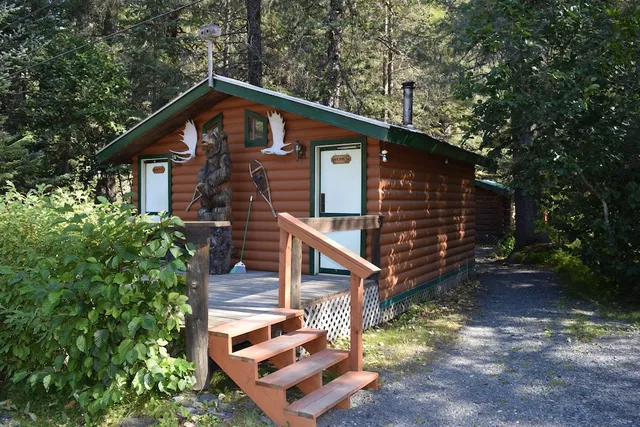 Alaska Creekside Cabins