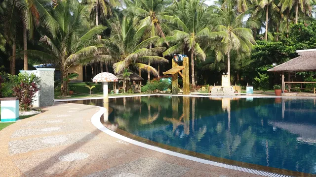 Lamao Beach Resort and Restaurant