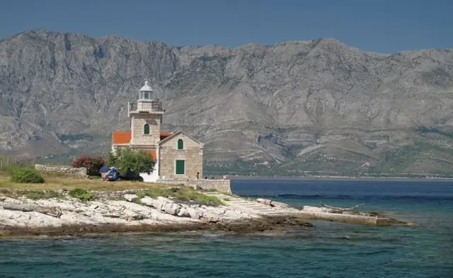 Sućuraj Lighthouse