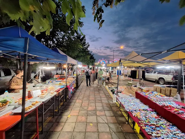 Walking street Markets (Bueng Kan Walking Street)