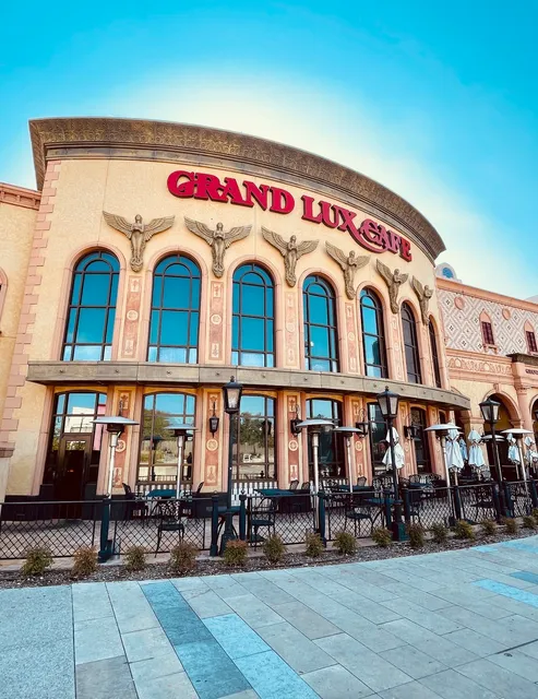 Grand Lux Cafe
