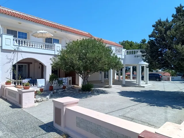 Colonial Family Apartments