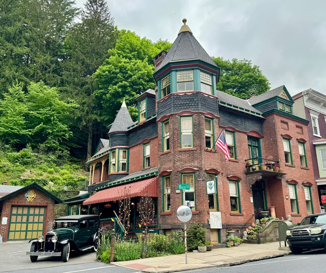 The Dolon House Bed and Breakfast