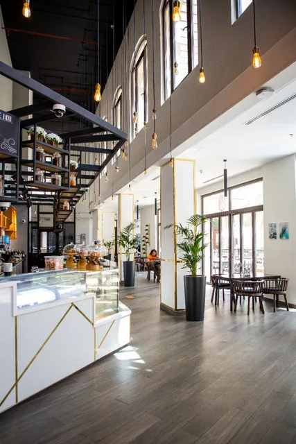 Le Noir Café & Kitchen