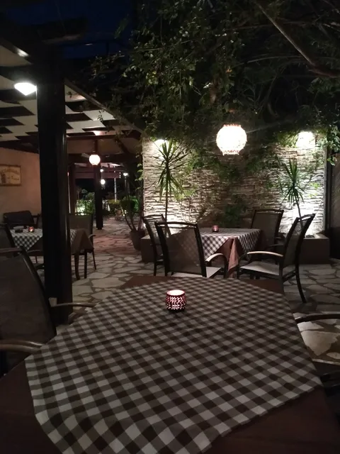 Σαν Παραμύθι- Μουσικό μεζεδοπωλείο - εστιατόριο