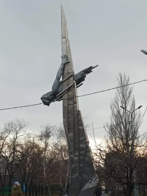 Pamyatnik Letchitse Ol'ge Sanfirovoy