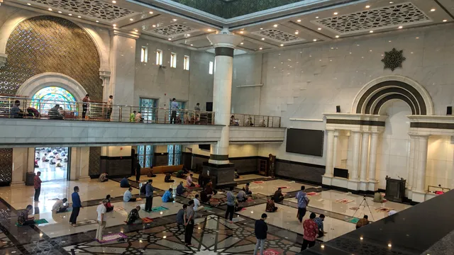 Jami' Baitul Ihsan Mosque