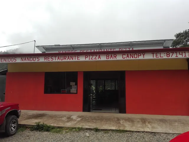 Bar, Restaurante, Pizzería y Canopy Nando's