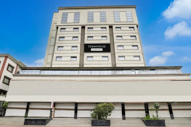 Super Townhouse Anand