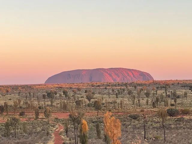 Uluru Lookout