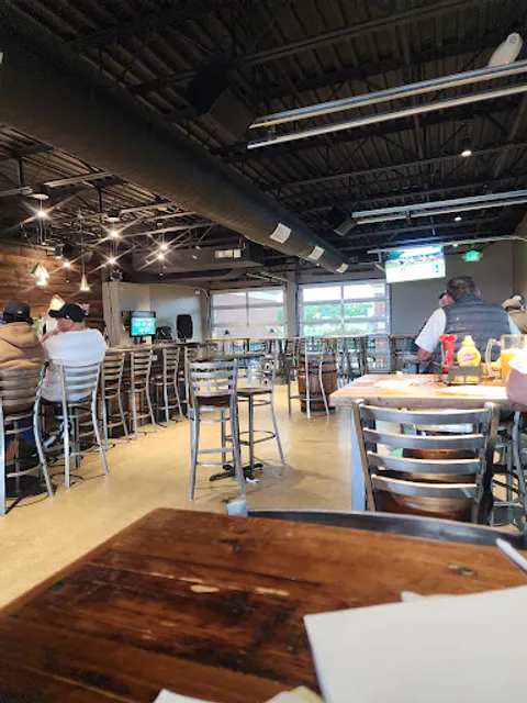 30/70 Sports Bar & Grill